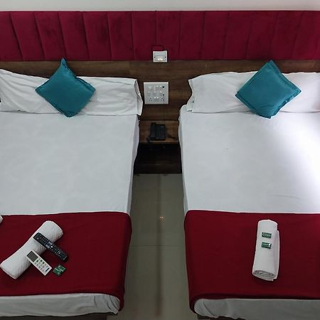 Hotel New Balaji Residency Мумбаї Екстер'єр фото