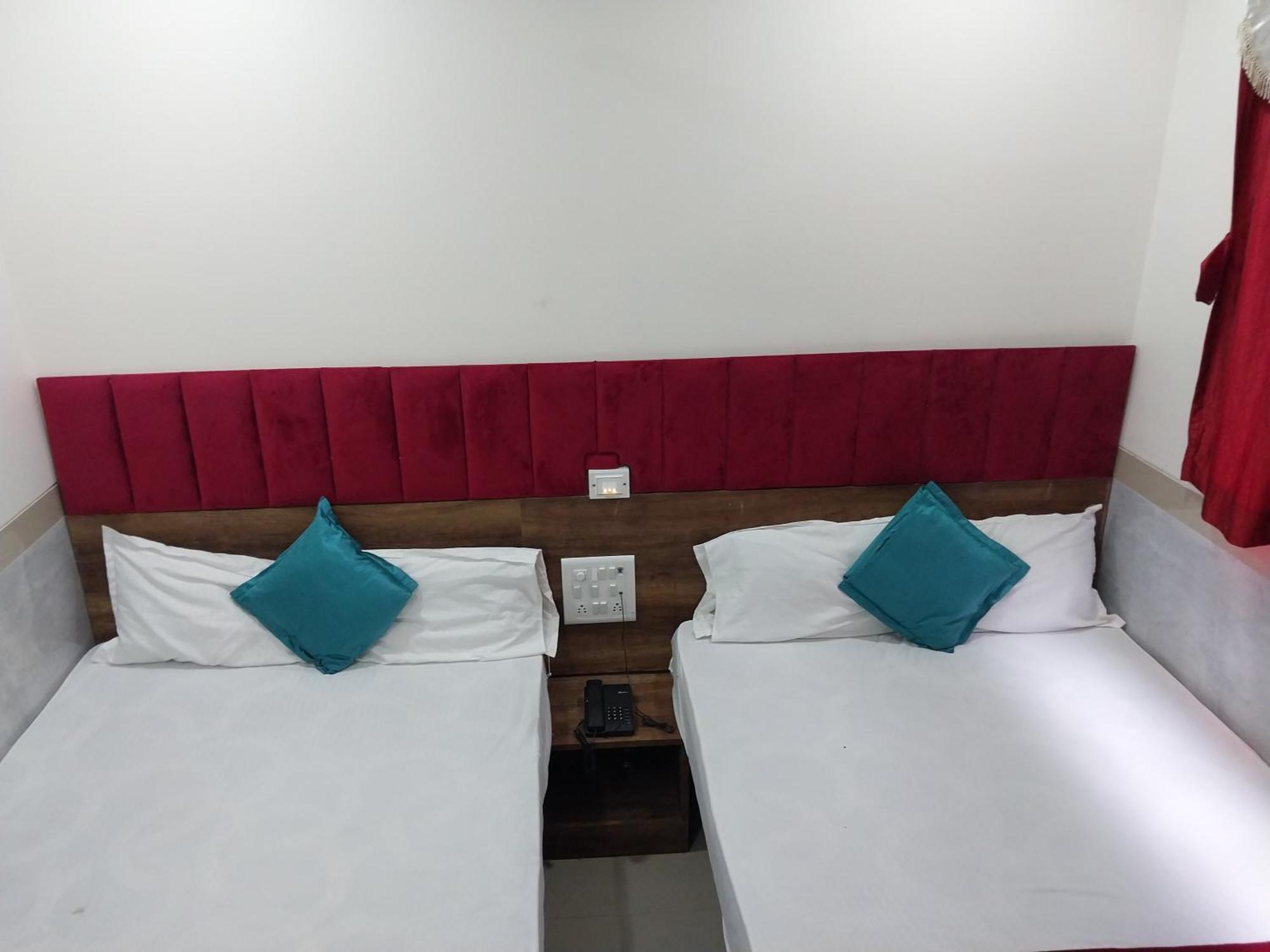 Hotel New Balaji Residency Мумбаї Екстер'єр фото