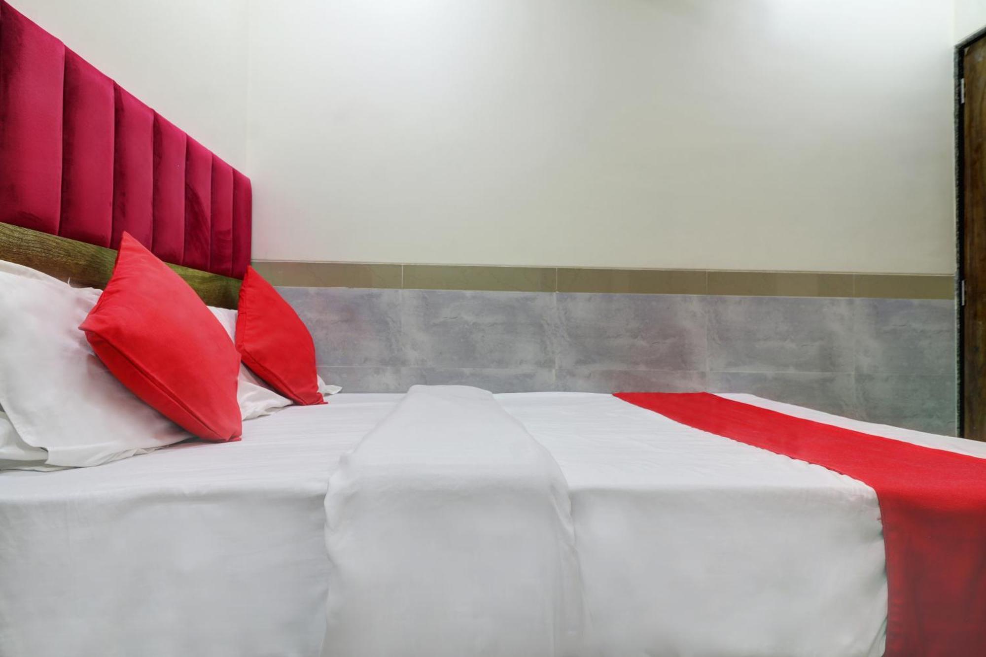 Hotel New Balaji Residency Мумбаї Екстер'єр фото