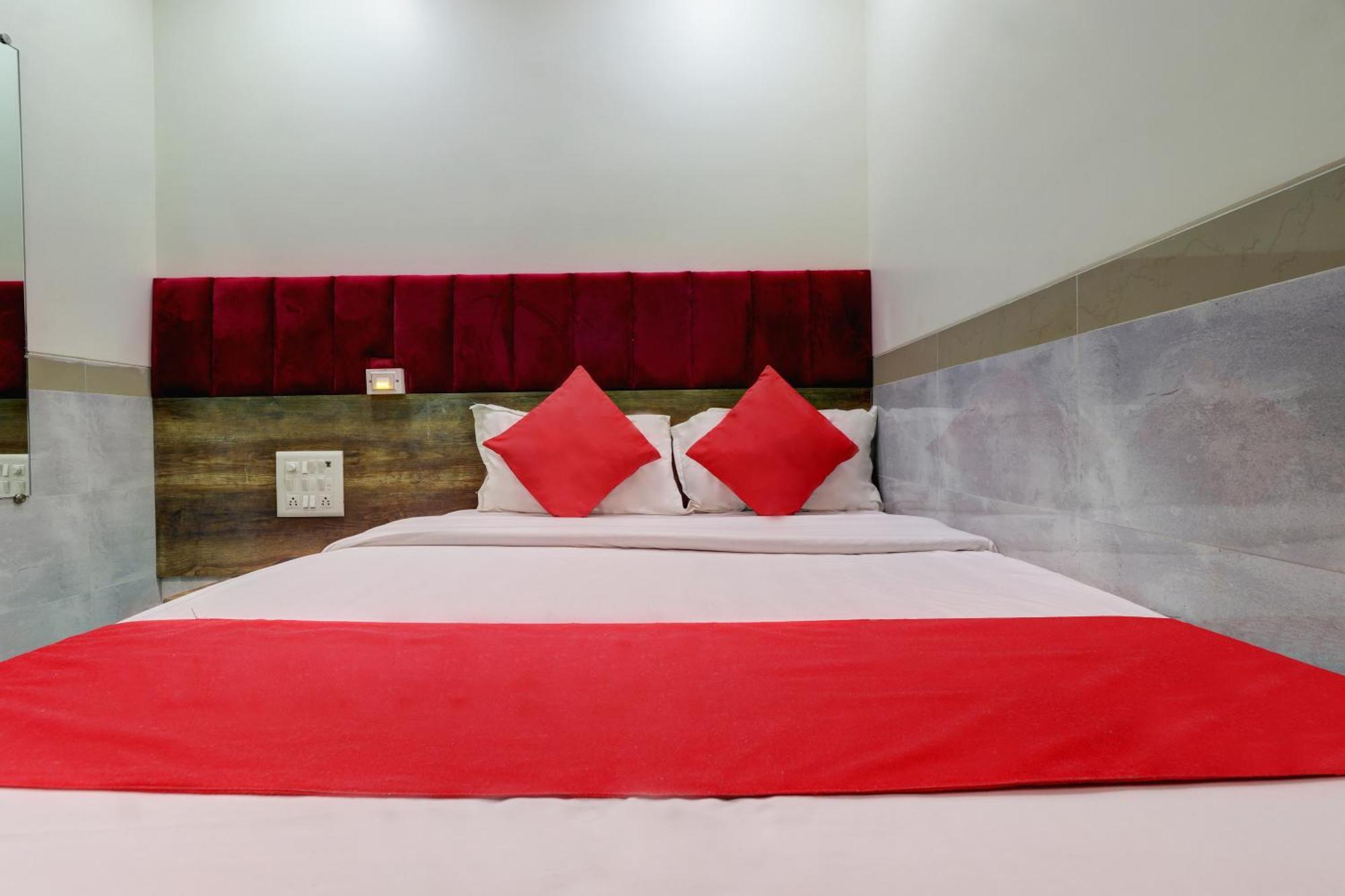 Hotel New Balaji Residency Мумбаї Екстер'єр фото
