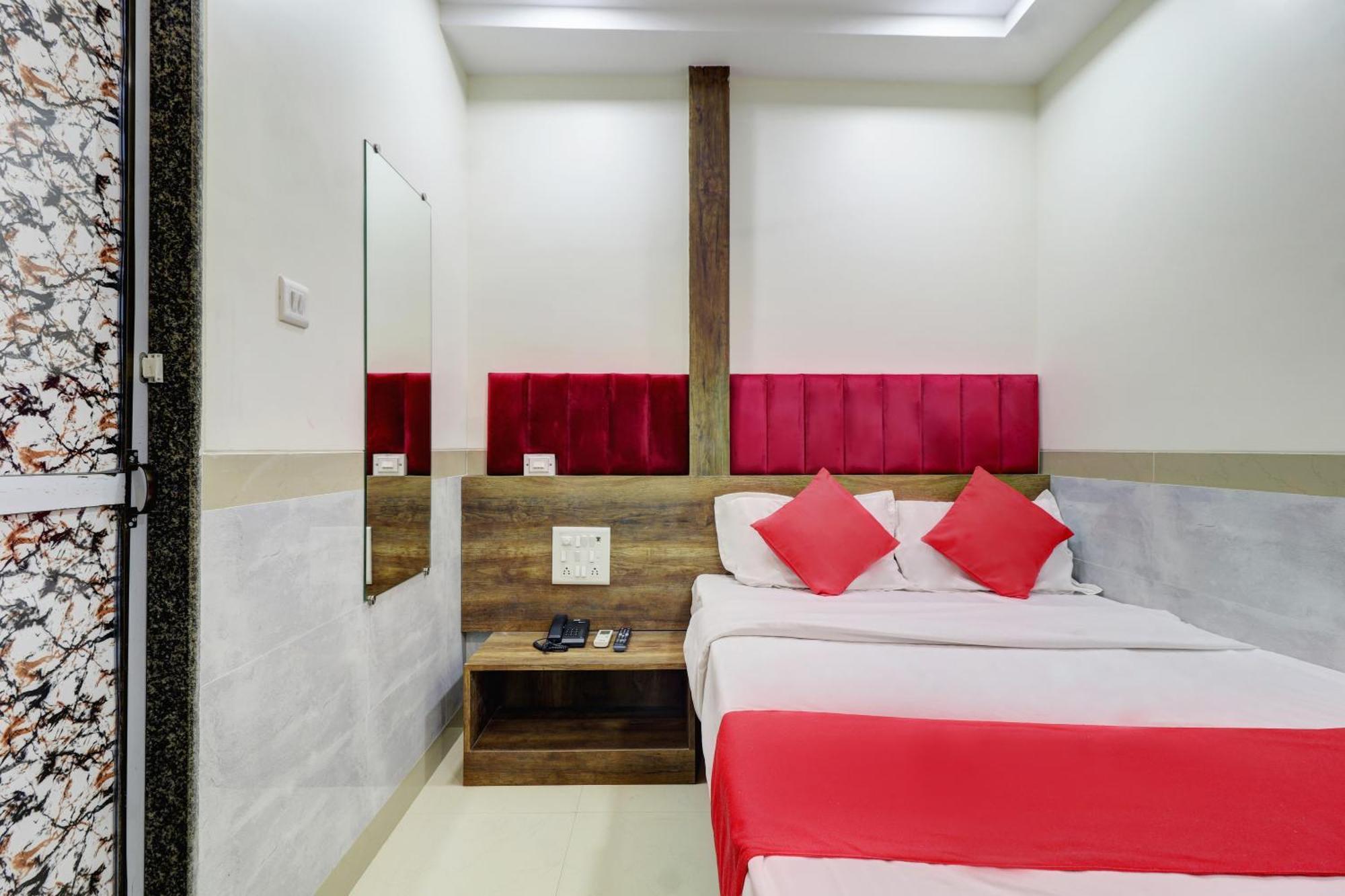 Hotel New Balaji Residency Мумбаї Екстер'єр фото