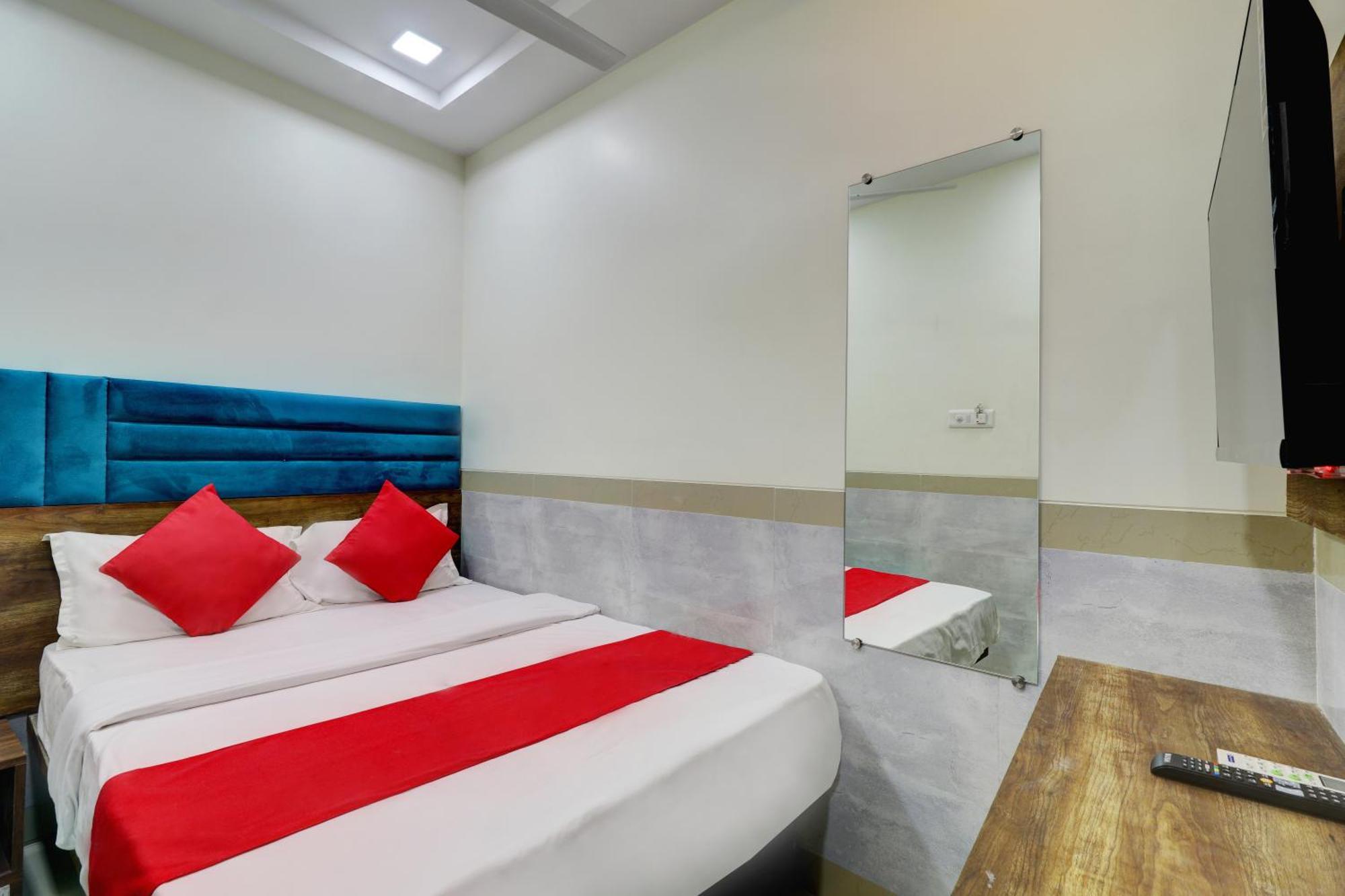 Hotel New Balaji Residency Мумбаї Екстер'єр фото